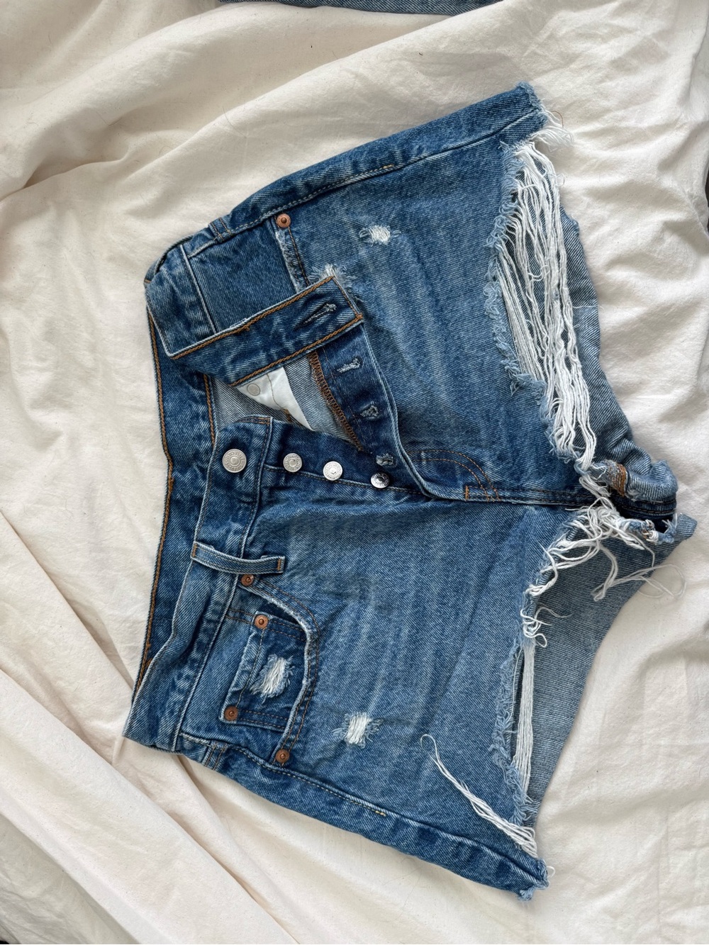 Levi’s 501 Original High Rise Distressed Cutoff Denim Shorts Medium Wash W29